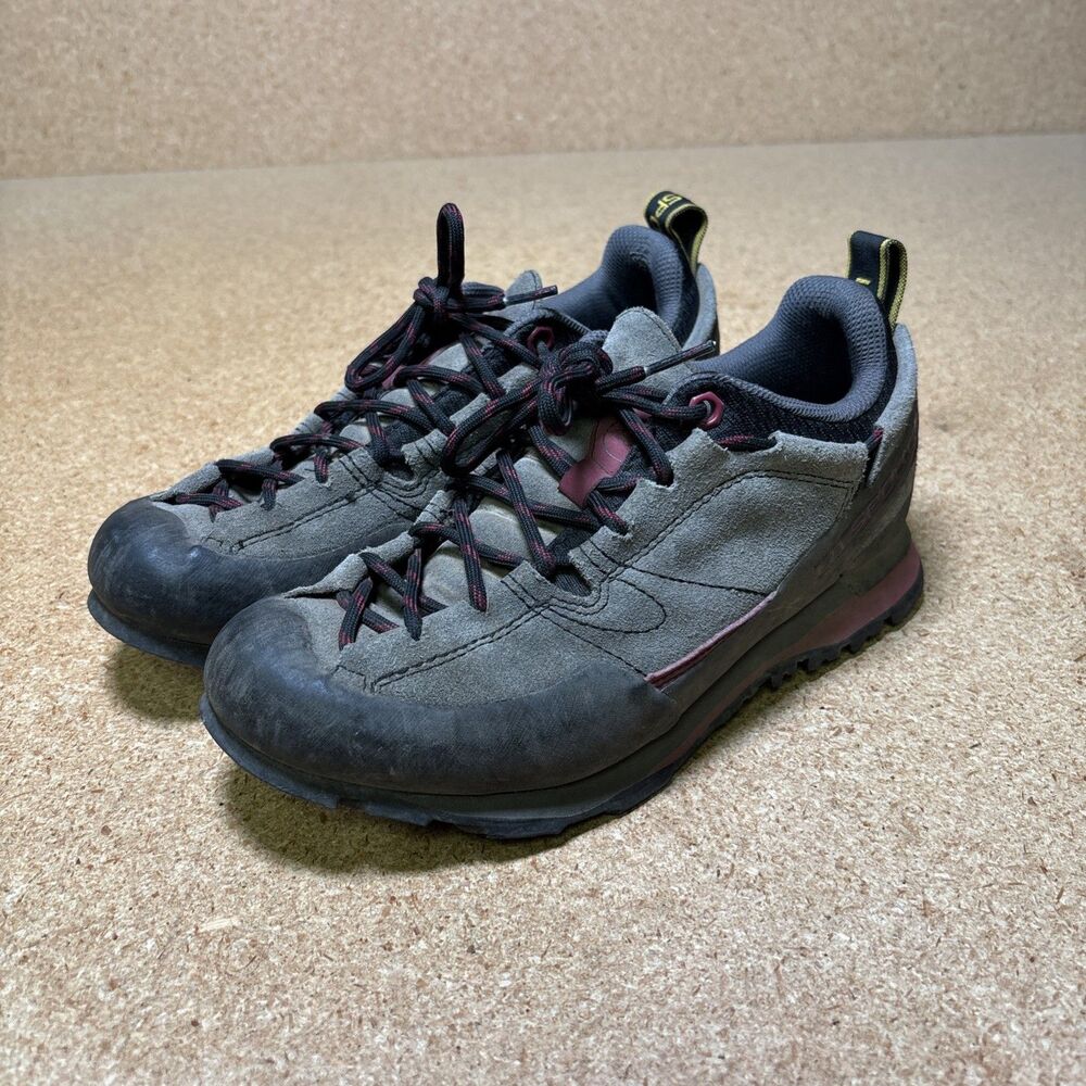 La Sportiva Boulder X Womens Approach Shoes Sz 8 Carbon Beet Hiking Sneakers